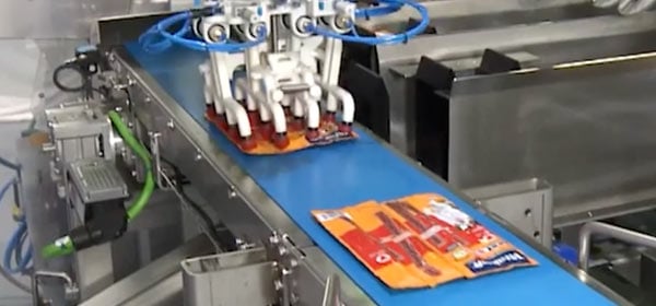 EOL_Packaging-Experts_Pick-Place-PAcker_Tiernahrung