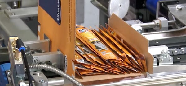 EOL_Packaging-Experts_Wrap-Around-Packer_Tiernahrung